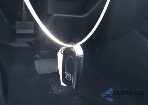 2019 Honda Insight Touring z USA, uszkodzony, nr VIN 19XZE4F98KE033957